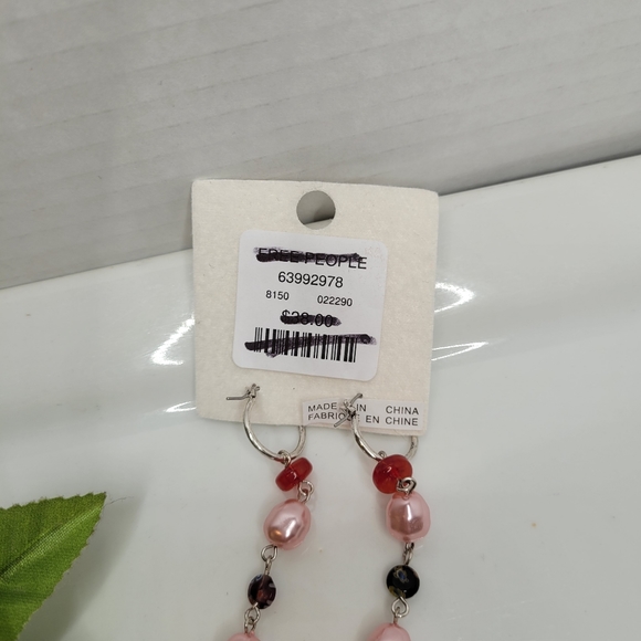 NWT Free People Regina Pearl Dangling Earrings Multicolor - Picture 6 of 7